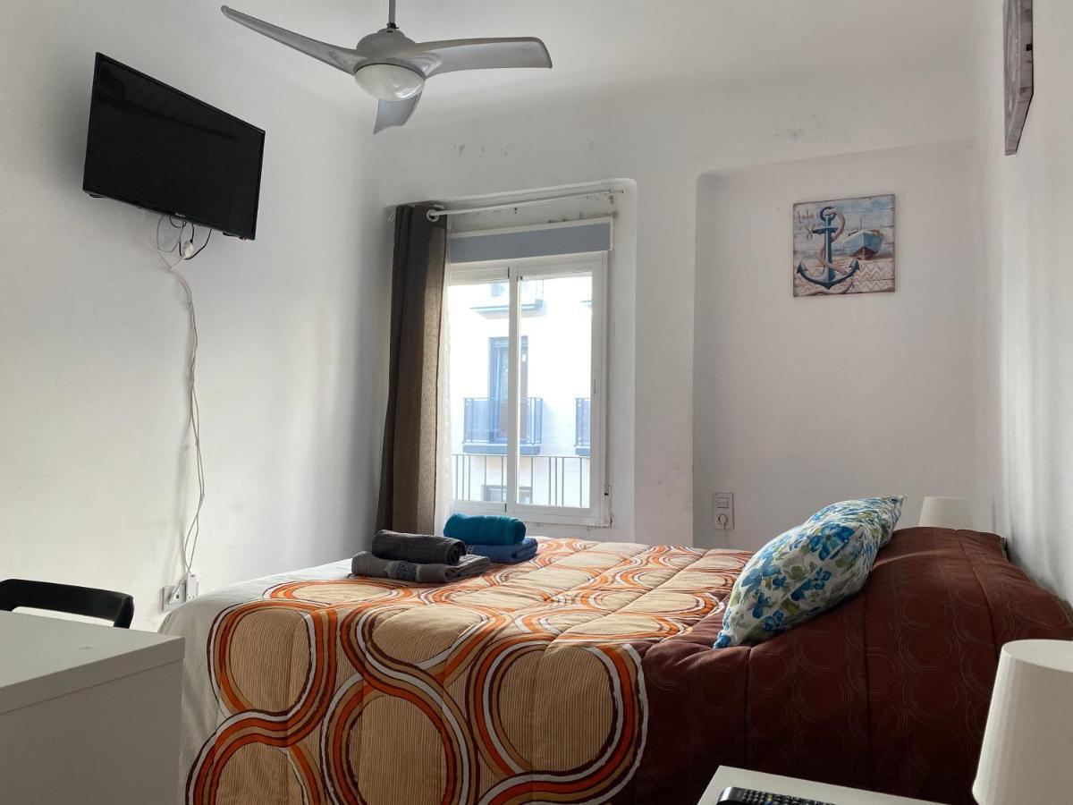 Malaga Centro Habitaciones Privada En Apartamento Compartidos Exterior photo